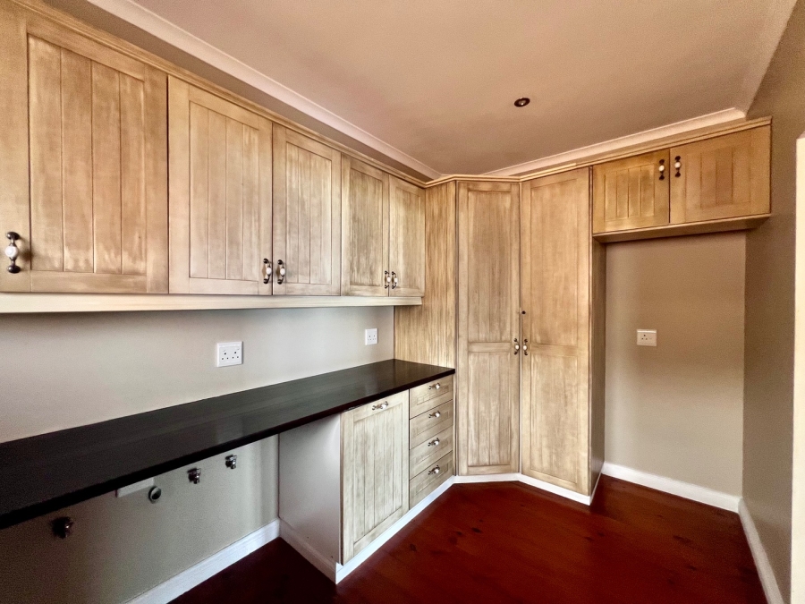 4 Bedroom Property for Sale in Herolds Bay Western Cape